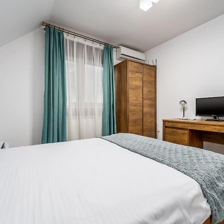 Casa Dora Hotel Suceava Exterior photo