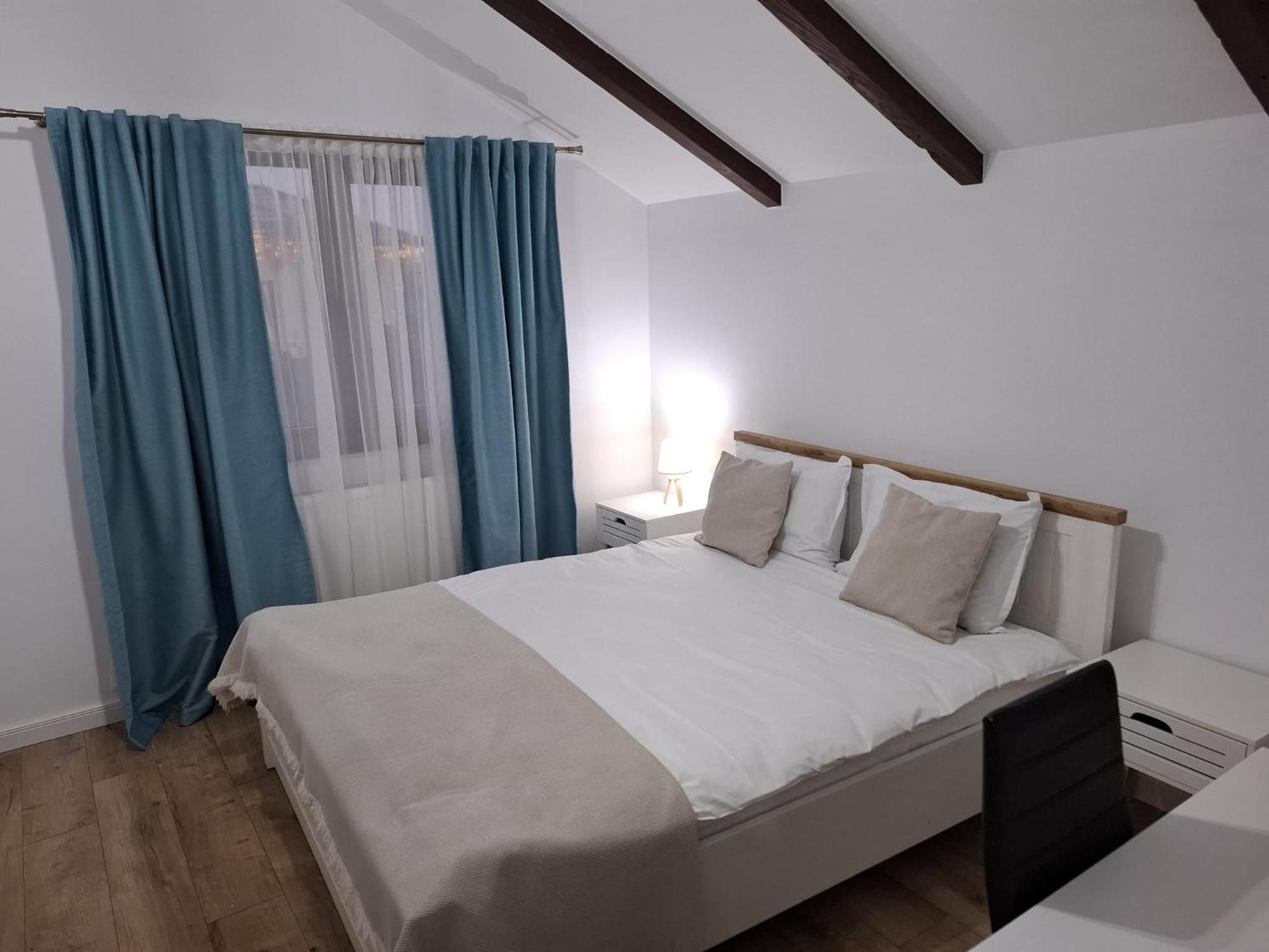Casa Dora Hotel Suceava Exterior photo